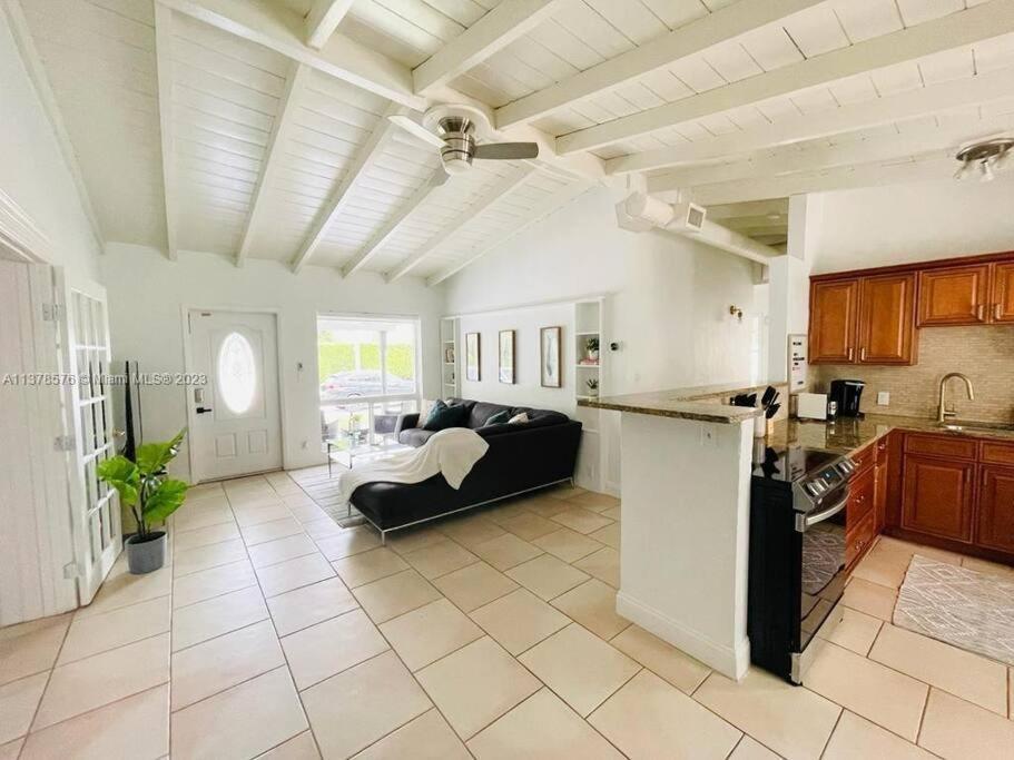 フォート・ローダーデール Tropical Oasis House Private Pool Family Yardヴィラ エクステリア 写真